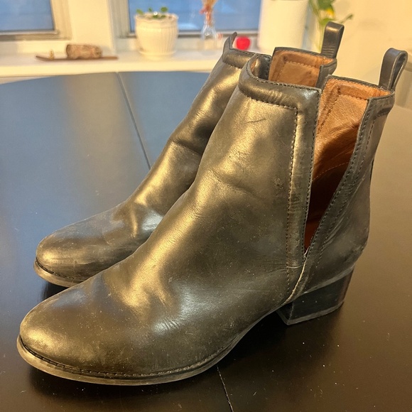 Jeffrey Campbell Oriley Boots - Picture 1 of 5